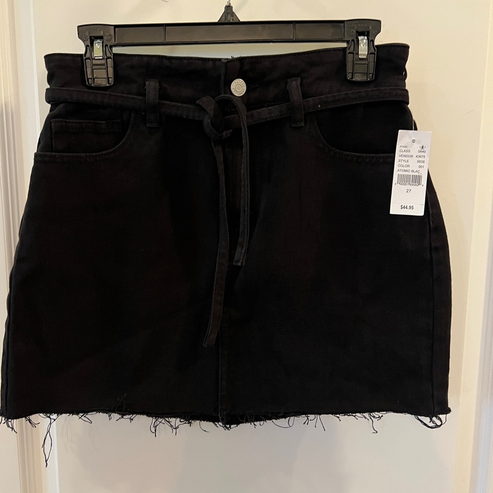 PacSun NWT Ladies Size 27 Black Denim Skirt With Fringe & Tie Belt